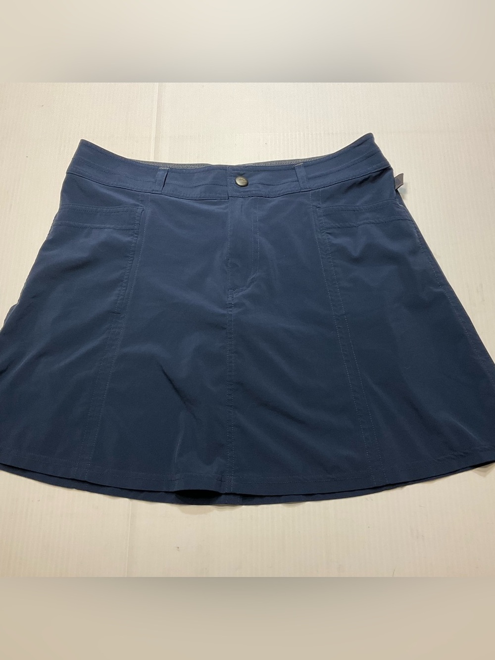 LL Bean Women Active Performance Skort Sz 10 Navy Blue Built in Shorts Outdoors